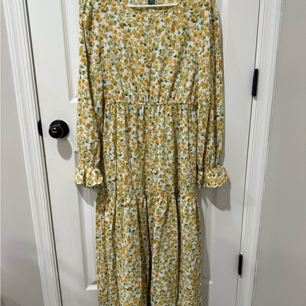 SHEIN Green and Mustard Floral Print Top